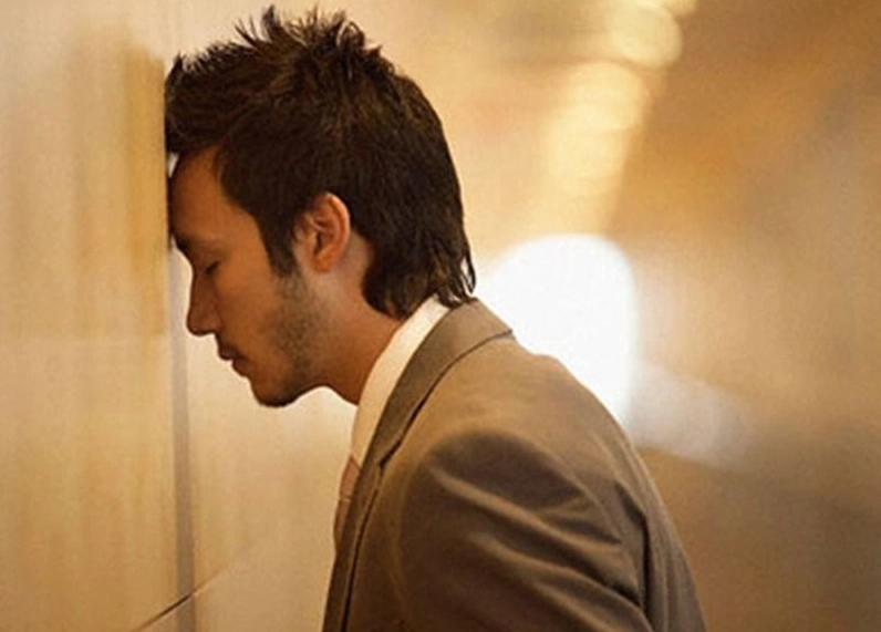 ảnh meme Bật mode gương mặt người đàn ông thất vọng bất lực