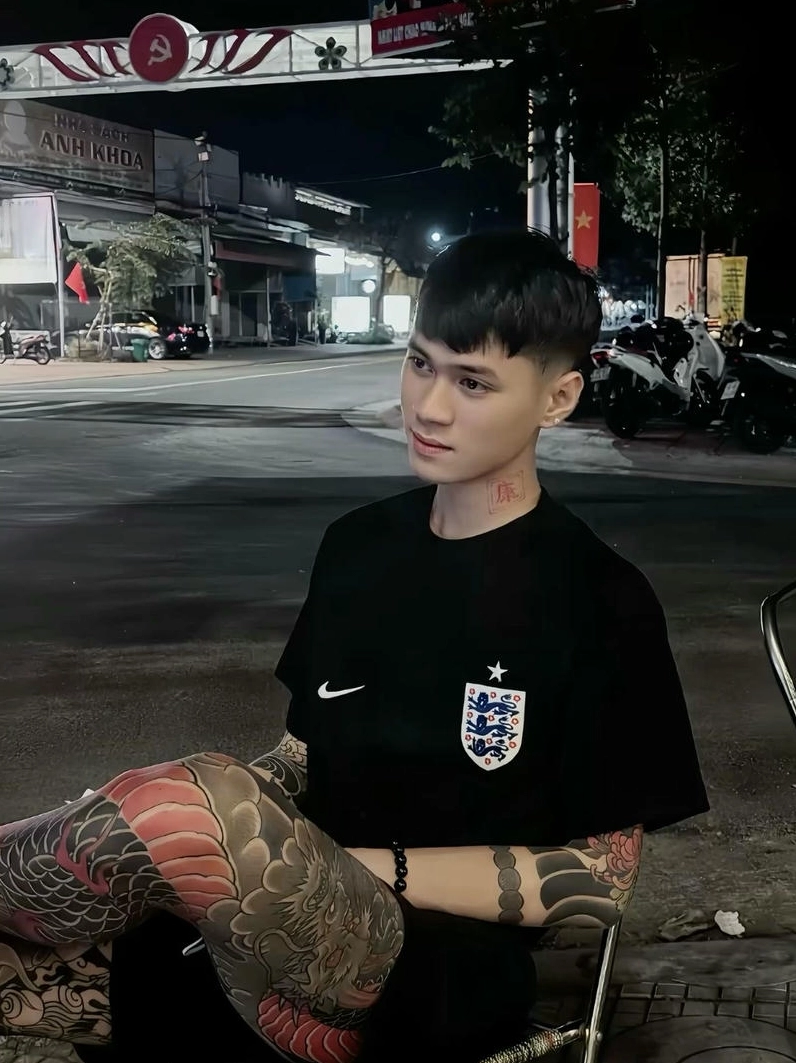 Ảnh meme Boy phố gương mặt sắc lạnh