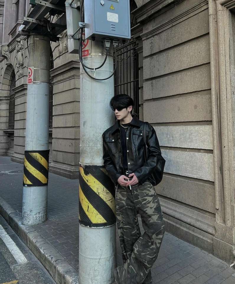 Ảnh meme Boy phố phong cách bụi bặm