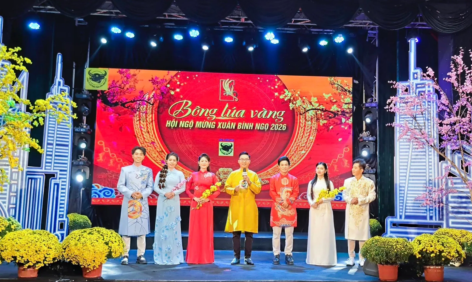 Ảnh meme Đỉnh nóc kịch trần Bông Lúa Vàng