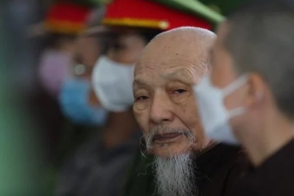 Ảnh meme Hướng nội cần cứu vớt khỏi buổi tụ tập