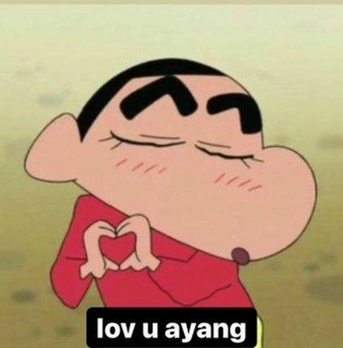 Ảnh meme Mỏ hỗn thả tym mồm cong cận cảnh