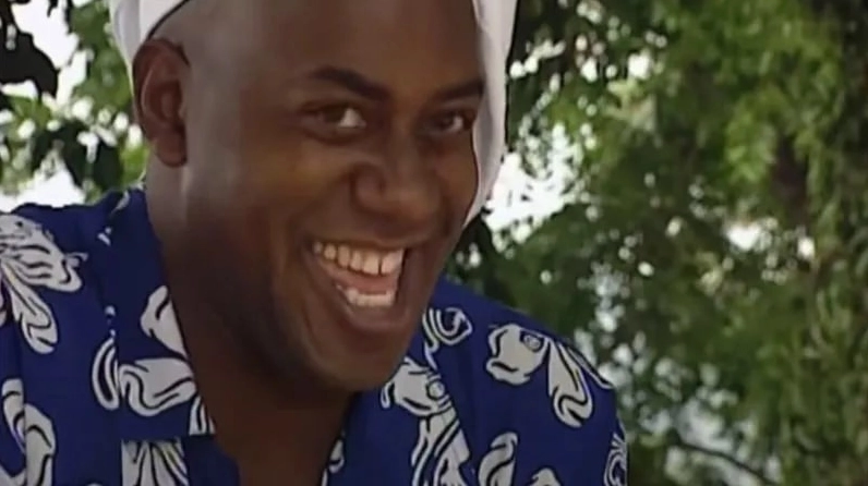 Ảnh meme Ngoại hình sáng hài bựa về anh da đen với nụ cười gian xảo