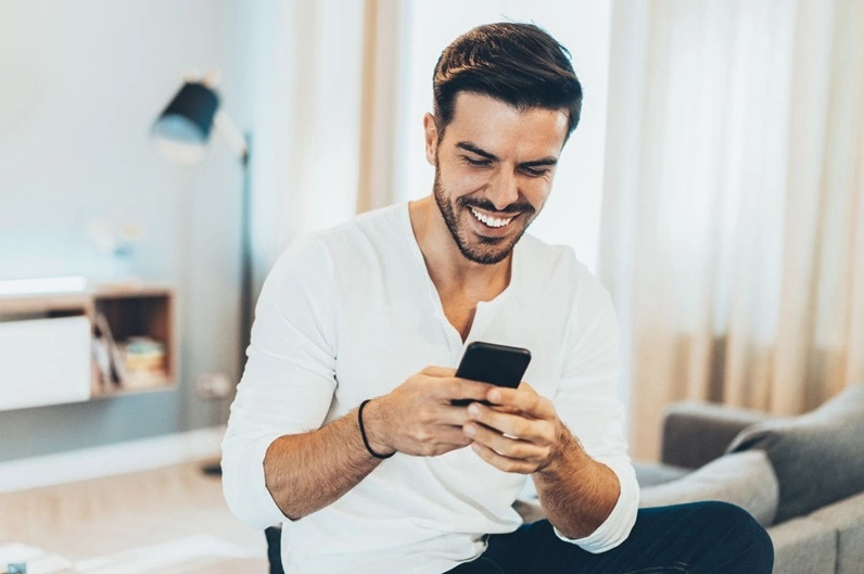 Ảnh meme Simp chúa biểu cảm chờ tin nhắn từ crush