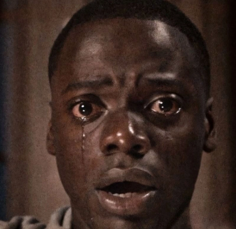 Ảnh meme Tiểu tam với cái bĩu môi hờn dỗi pha lẫn nét buồn