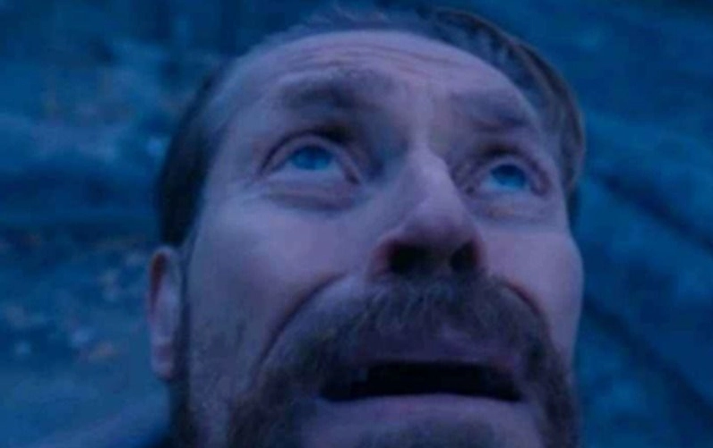 Ảnh meme Trùng sinh với biểu cảm hoang mang và đầy bất ngờ