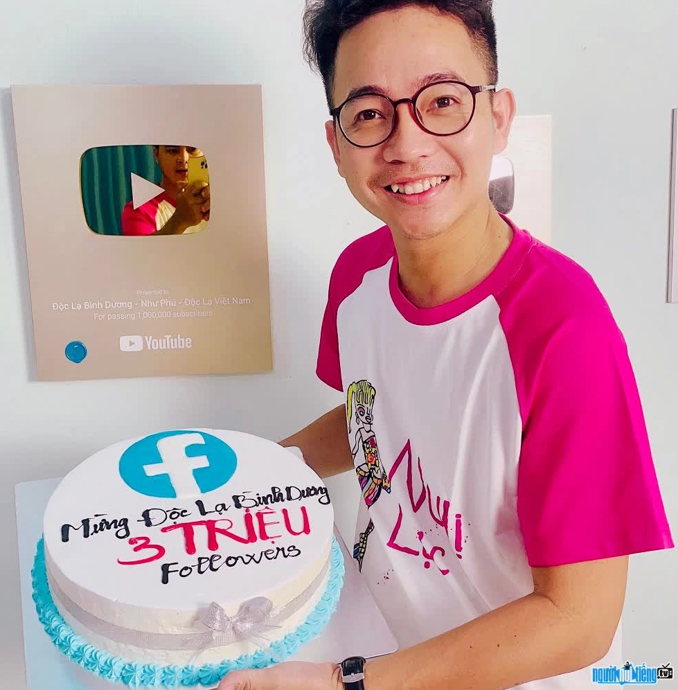 Biển báo giao thông lạ lùng mang đậm phong cách ảnh meme Độc lạ Bình Dương