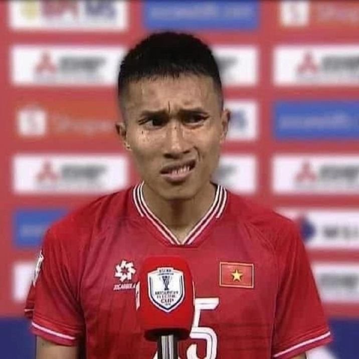Hình ảnh ảnh meme Chúa tể cau mày của tuyển thủ Việt Nam Đoàn Ngọc Tân