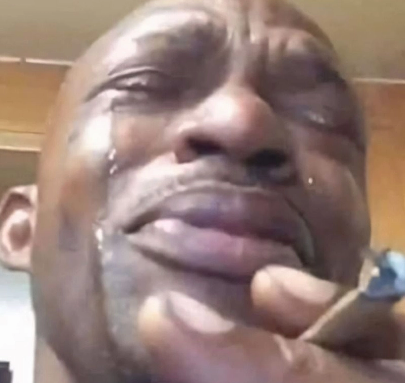 Hình ảnh meme Tiểu tam với gương mặt hoang mang tột độ