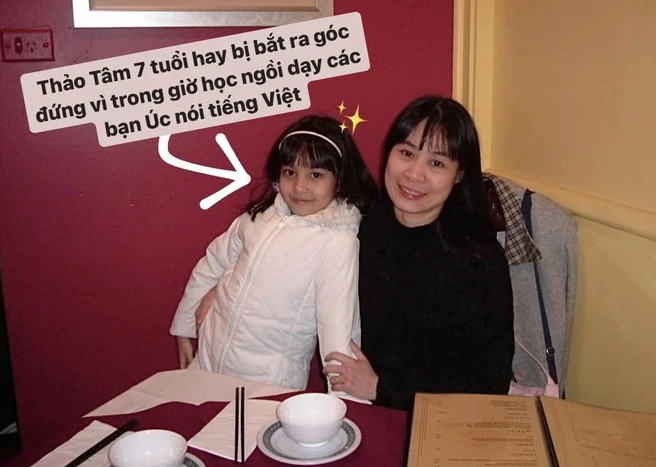 Người chiêm ngưỡng đồ hiệu đắt tiền là ảnh meme Flex đến hơi thở cuối cùng