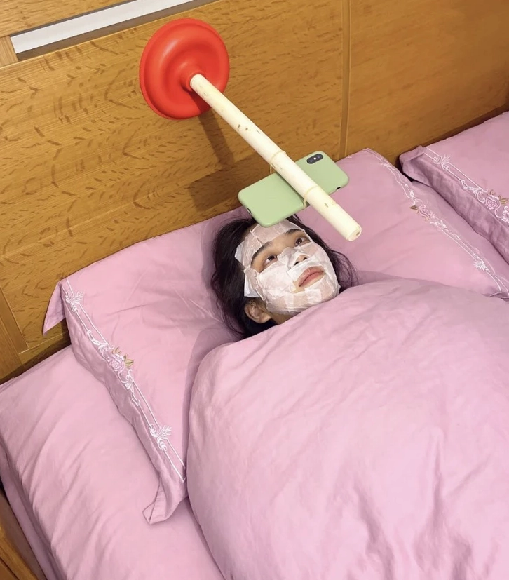 Tượng con vật kỳ dị hai đầu nữa lại xuất hiện trong series ảnh meme Độc lạ Bình Dương